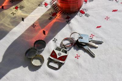 Brisa Schlüsselanhänger mit Flaschenöffner rot 2